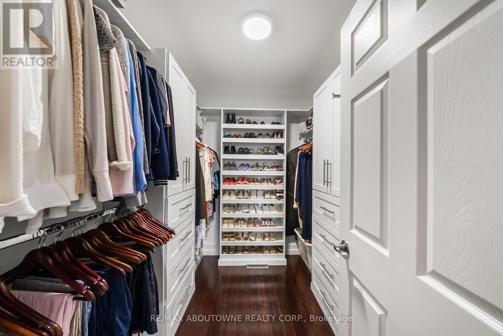












TH9 - 442 MAPLE AVENUE

,
Burlington (Brant),




Ontario
L7S2L7

