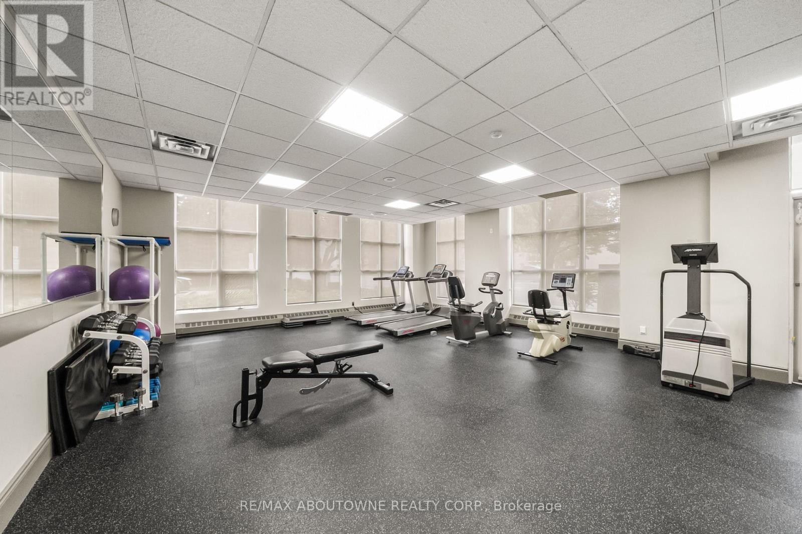 












TH9 - 442 MAPLE AVENUE

,
Burlington (Brant),




Ontario
L7S2L7

