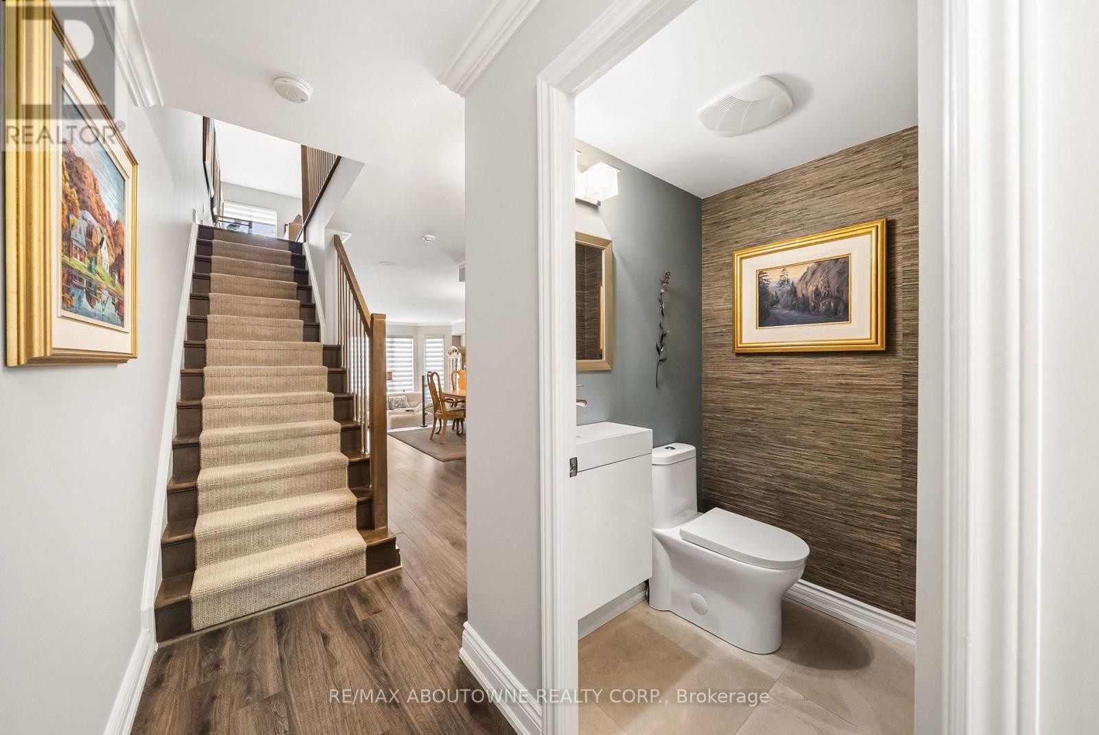 












TH9 - 442 MAPLE AVENUE

,
Burlington (Brant),




Ontario
L7S2L7

