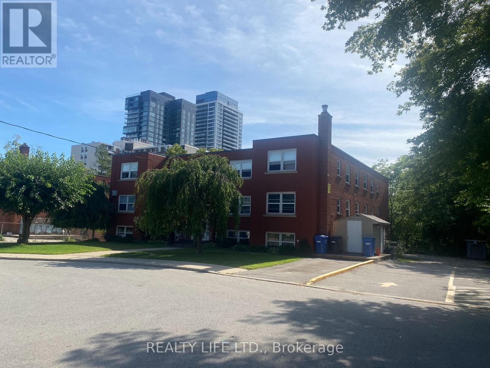 












2124 HARRIS CRESCENT

,
Burlington (Brant),




Ontario
L7R1G4

