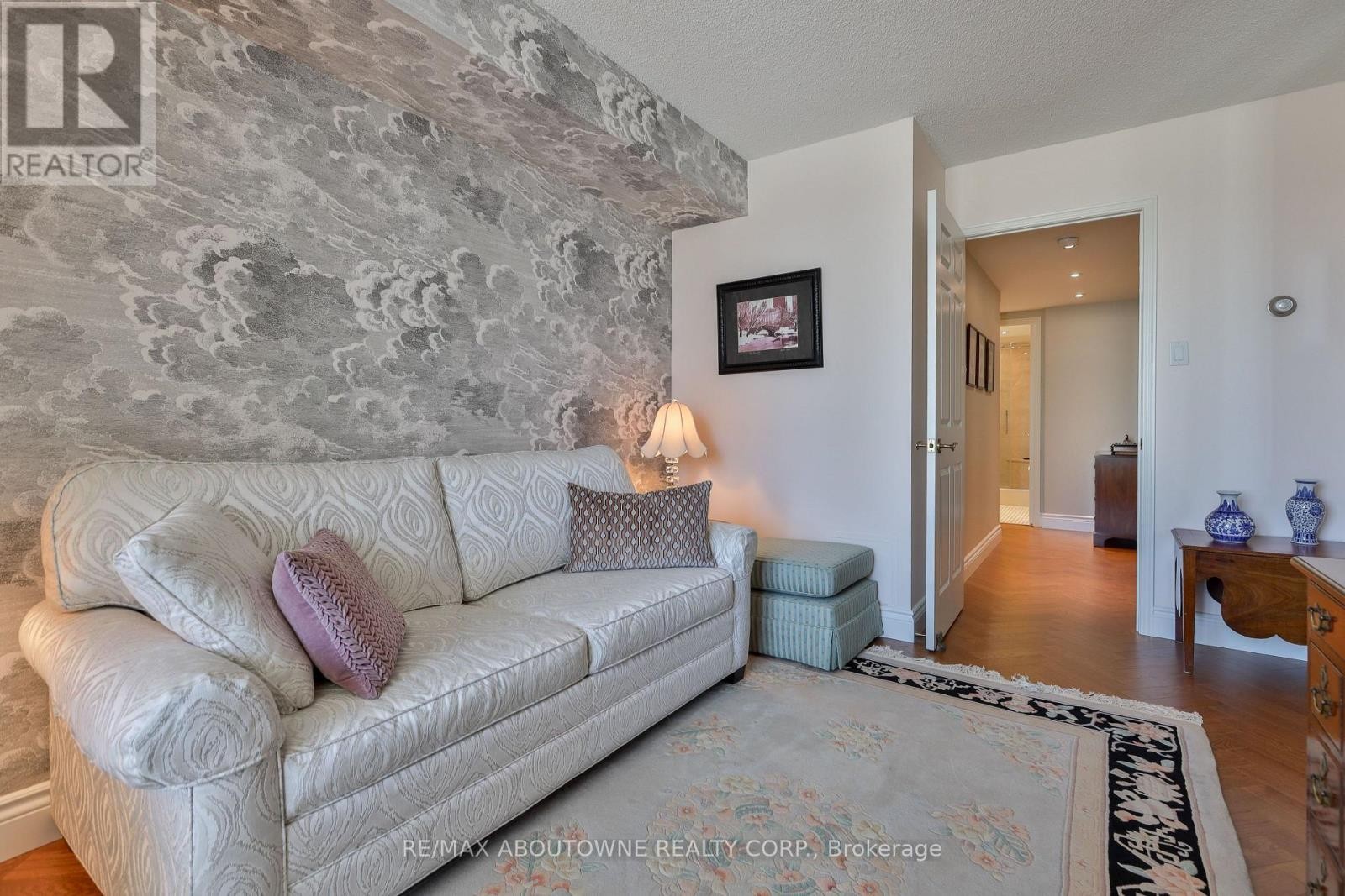 












301 - 2287 LAKE SHORE ROAD W

,
Toronto (Mimico),




Ontario
M8V3Y1

