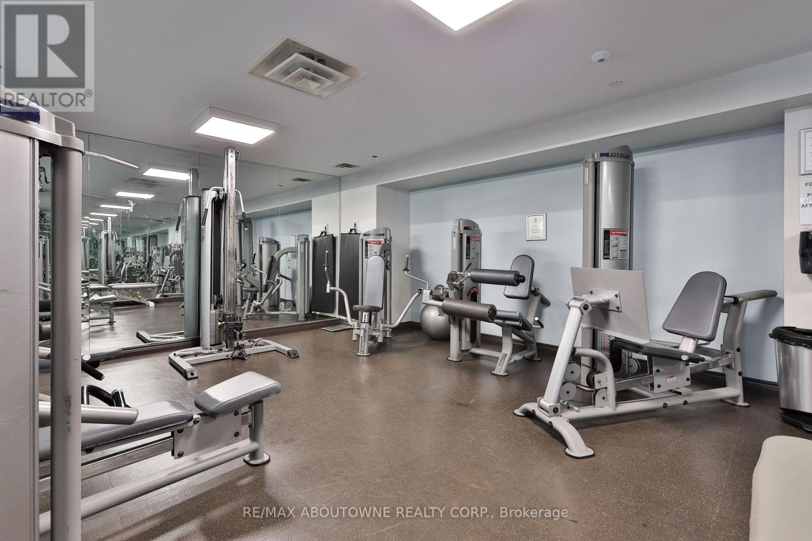 












301 - 2287 LAKE SHORE ROAD W

,
Toronto (Mimico),




Ontario
M8V3Y1

