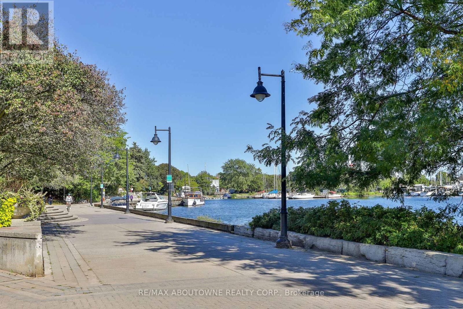 












301 - 2287 LAKE SHORE ROAD W

,
Toronto (Mimico),




Ontario
M8V3Y1

