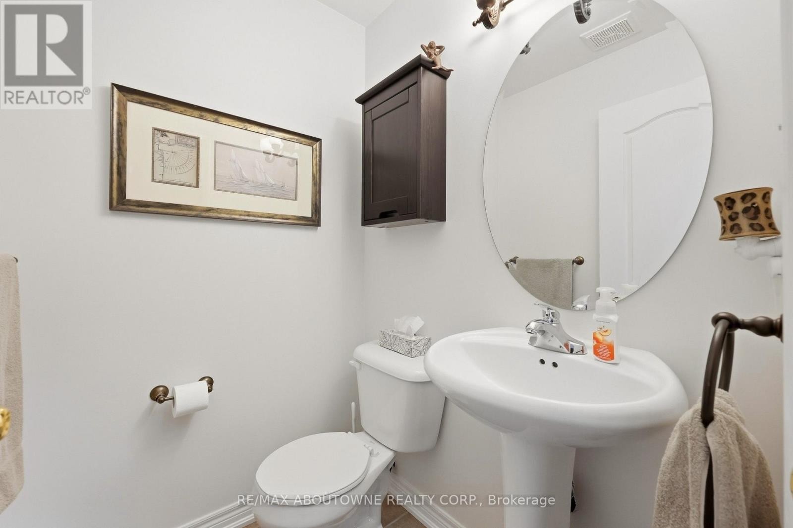












1094 GORHAM WAY

,
Milton (CL Clarke),




Ontario
L9T6N7

