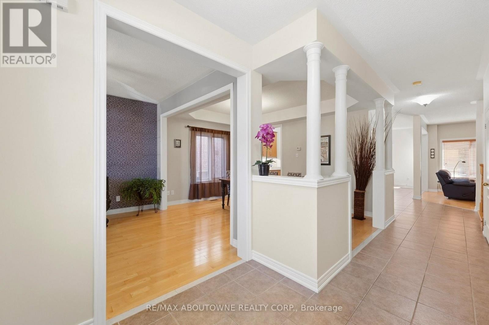 












1094 GORHAM WAY

,
Milton (CL Clarke),




Ontario
L9T6N7

