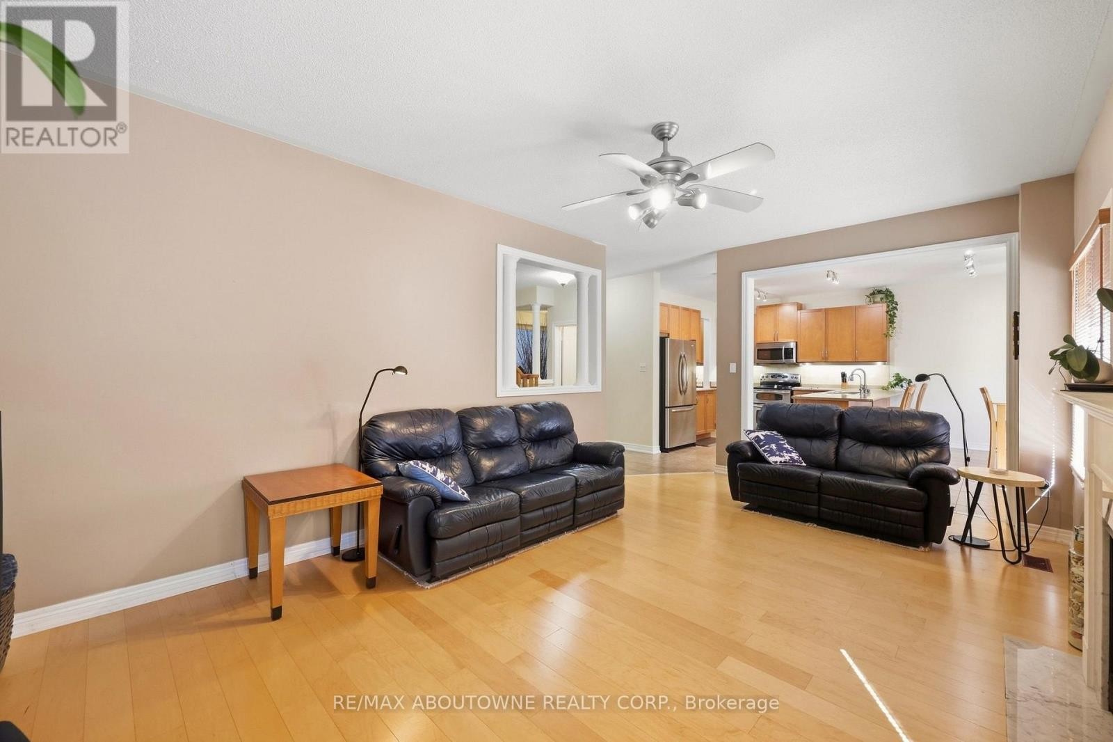 












1094 GORHAM WAY

,
Milton (CL Clarke),




Ontario
L9T6N7

