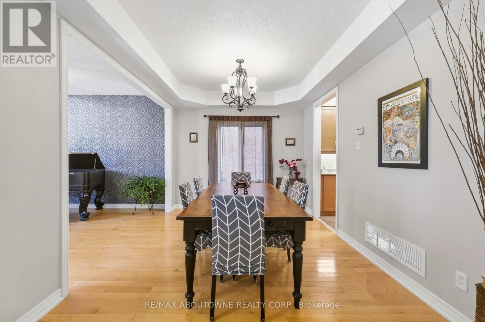 












1094 GORHAM WAY

,
Milton (CL Clarke),




Ontario
L9T6N7

