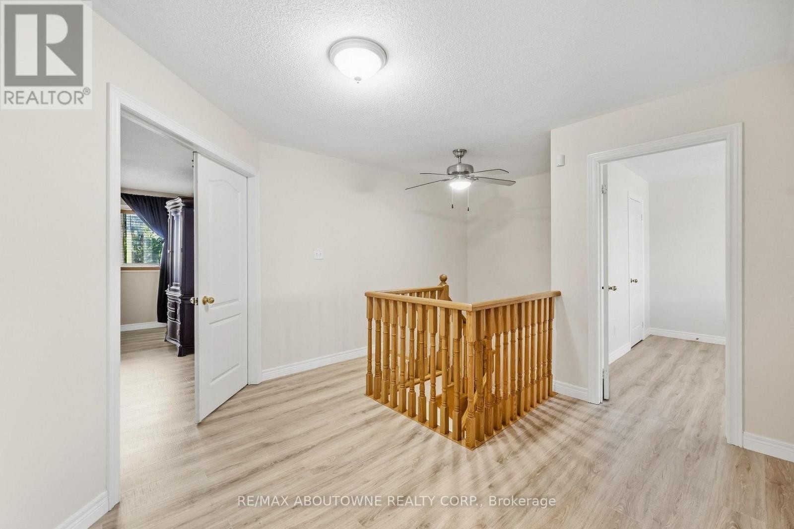 












1094 GORHAM WAY

,
Milton (CL Clarke),




Ontario
L9T6N7

