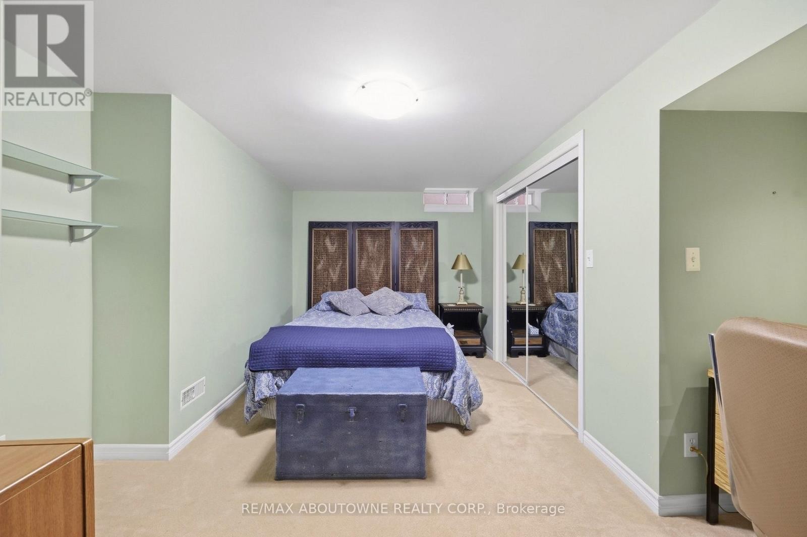 












1094 GORHAM WAY

,
Milton (CL Clarke),




Ontario
L9T6N7

