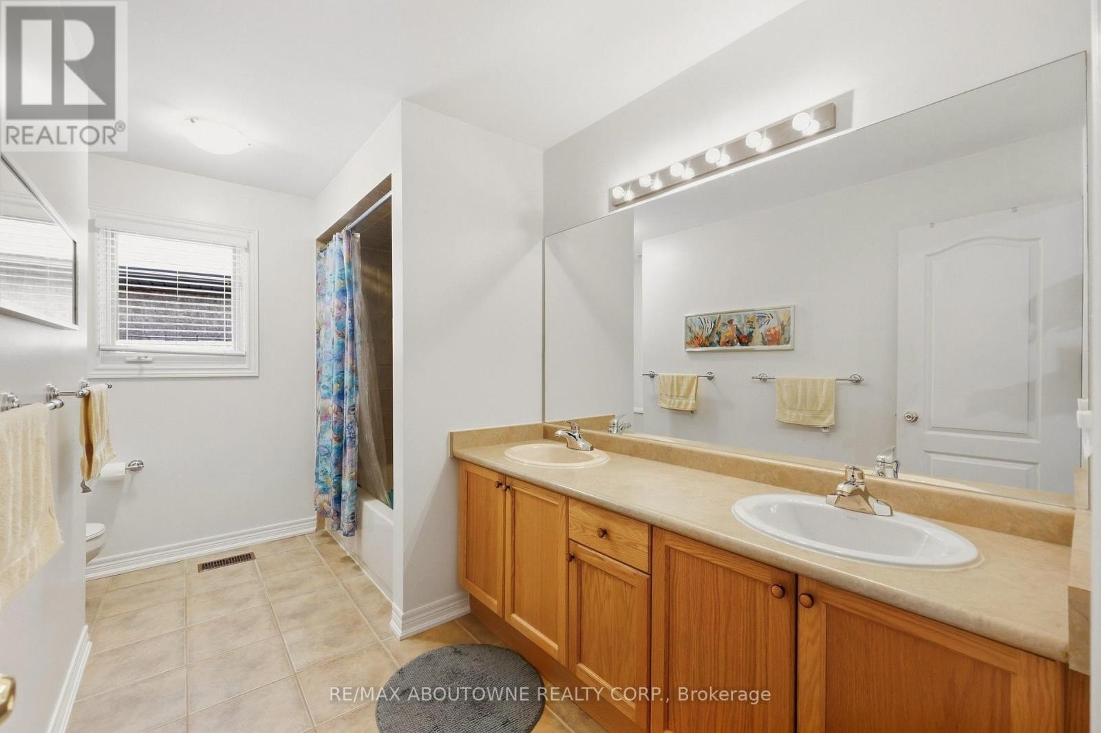 












1094 GORHAM WAY

,
Milton (CL Clarke),




Ontario
L9T6N7

