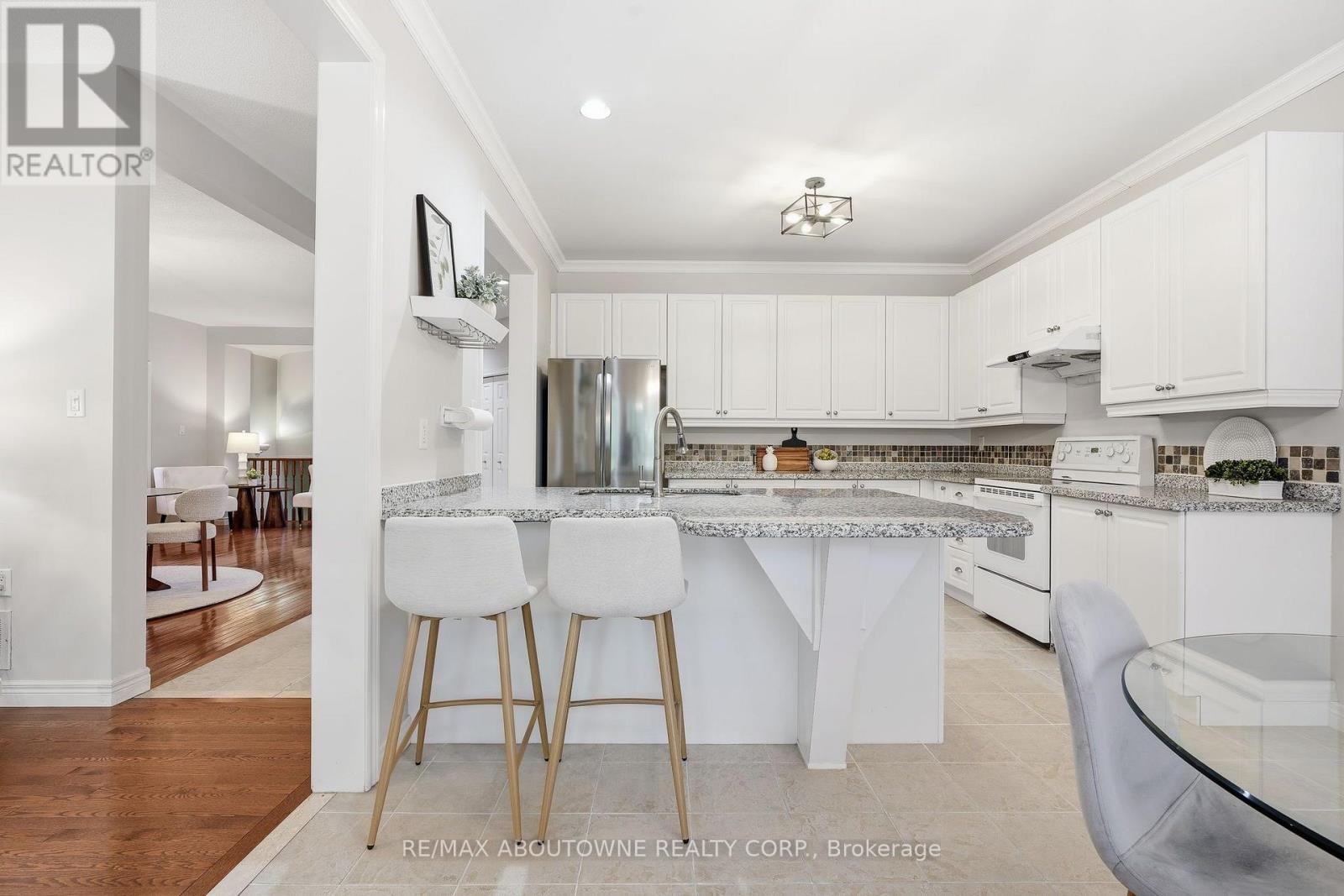 












2381 GRAND OAK TRAIL

,
Oakville (WM Westmount),




Ontario
L6M4V4

