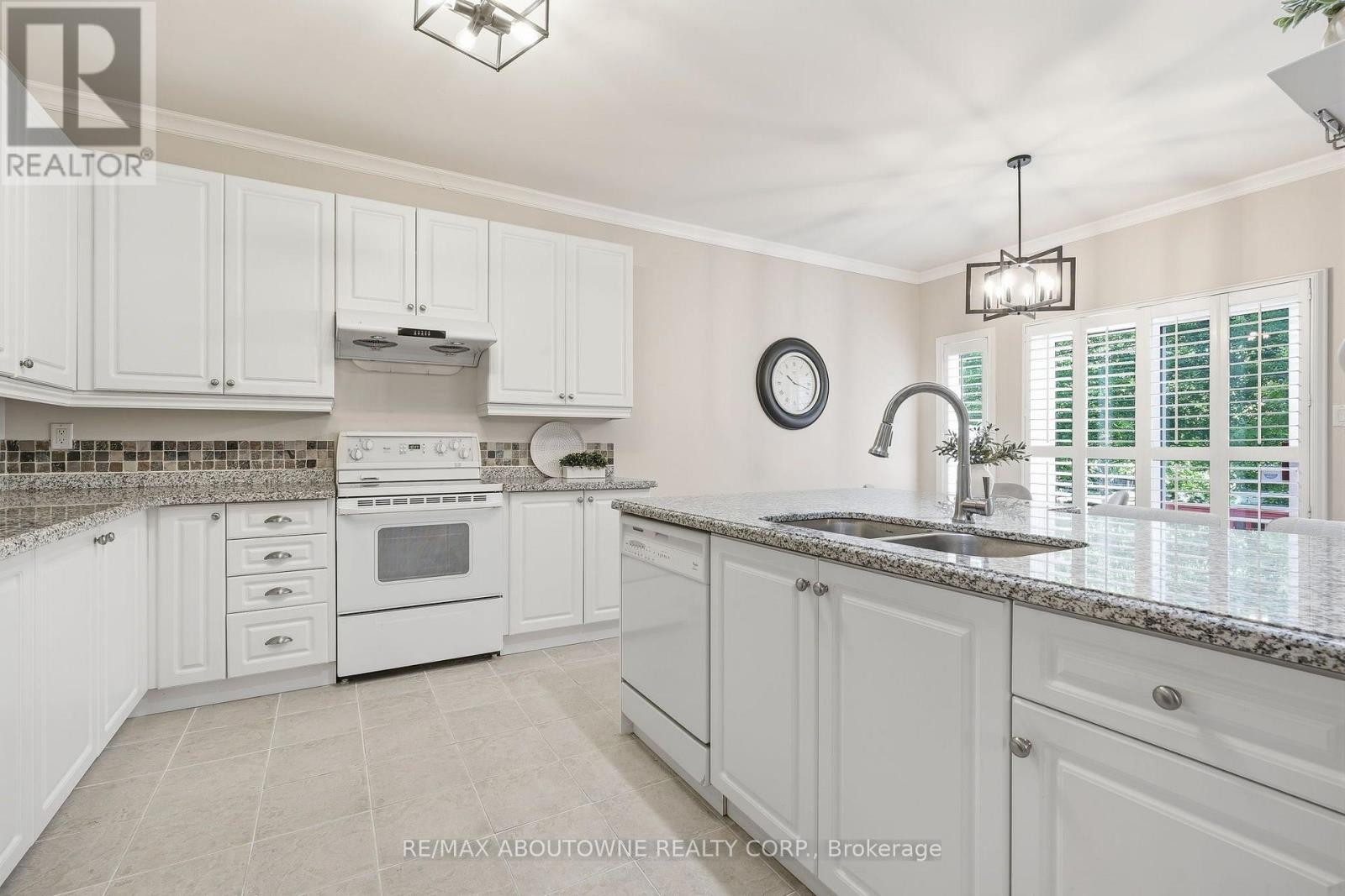 












2381 GRAND OAK TRAIL

,
Oakville (WM Westmount),




Ontario
L6M4V4

