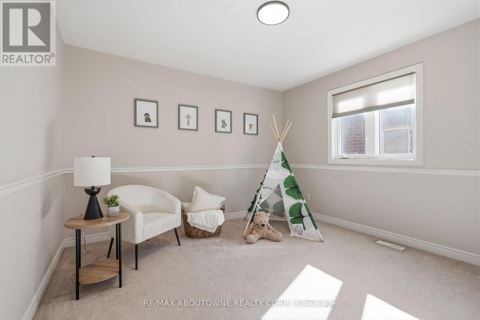












2381 GRAND OAK TRAIL

,
Oakville (WM Westmount),




Ontario
L6M4V4


