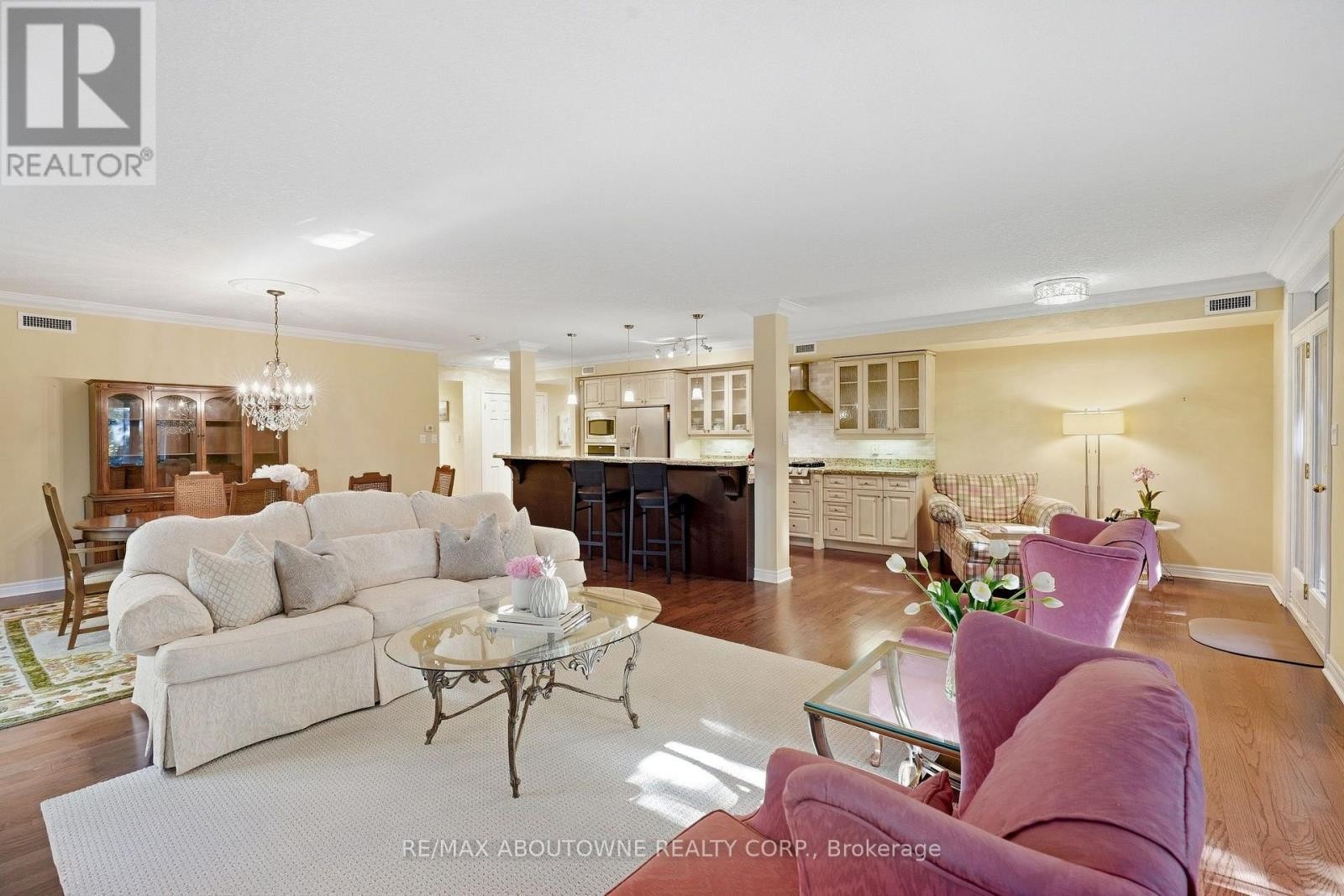 












301 - 390 UPPER MIDDLE ROAD

,
Oakville (FA Falgarwood),




Ontario
L6H0A5


