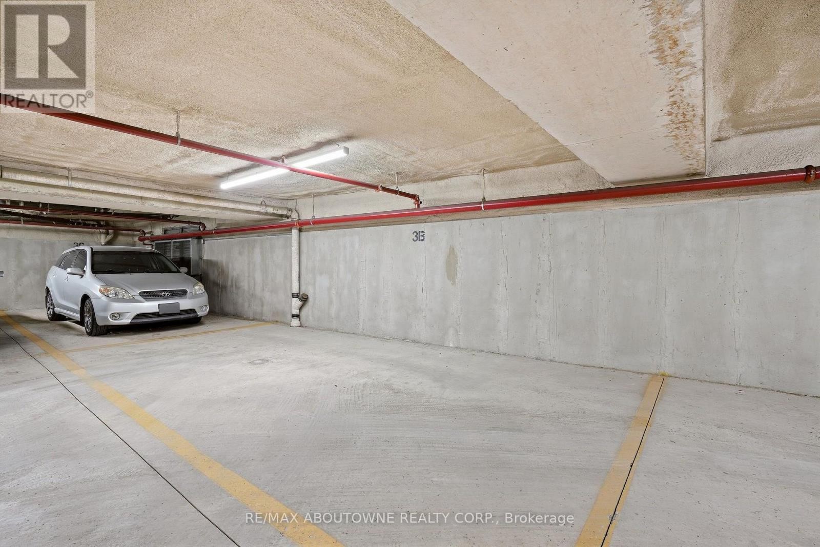 












301 - 390 UPPER MIDDLE ROAD

,
Oakville (FA Falgarwood),




Ontario
L6H0A5

