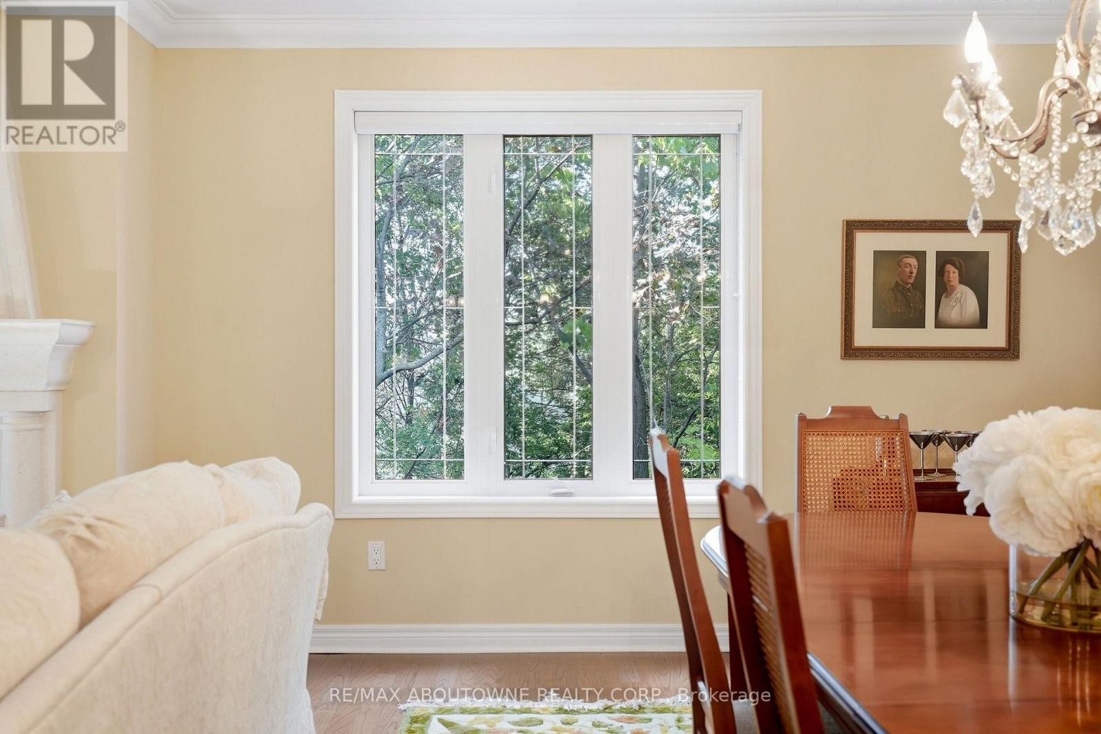 












301 - 390 UPPER MIDDLE ROAD

,
Oakville (FA Falgarwood),




Ontario
L6H0A5

