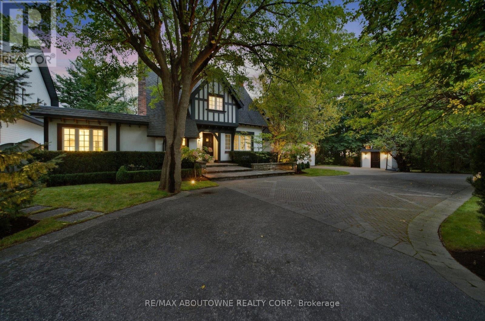 












426 TRAFALGAR ROAD

,
Oakville (OO Old Oakville),




Ontario
L6J3H7

