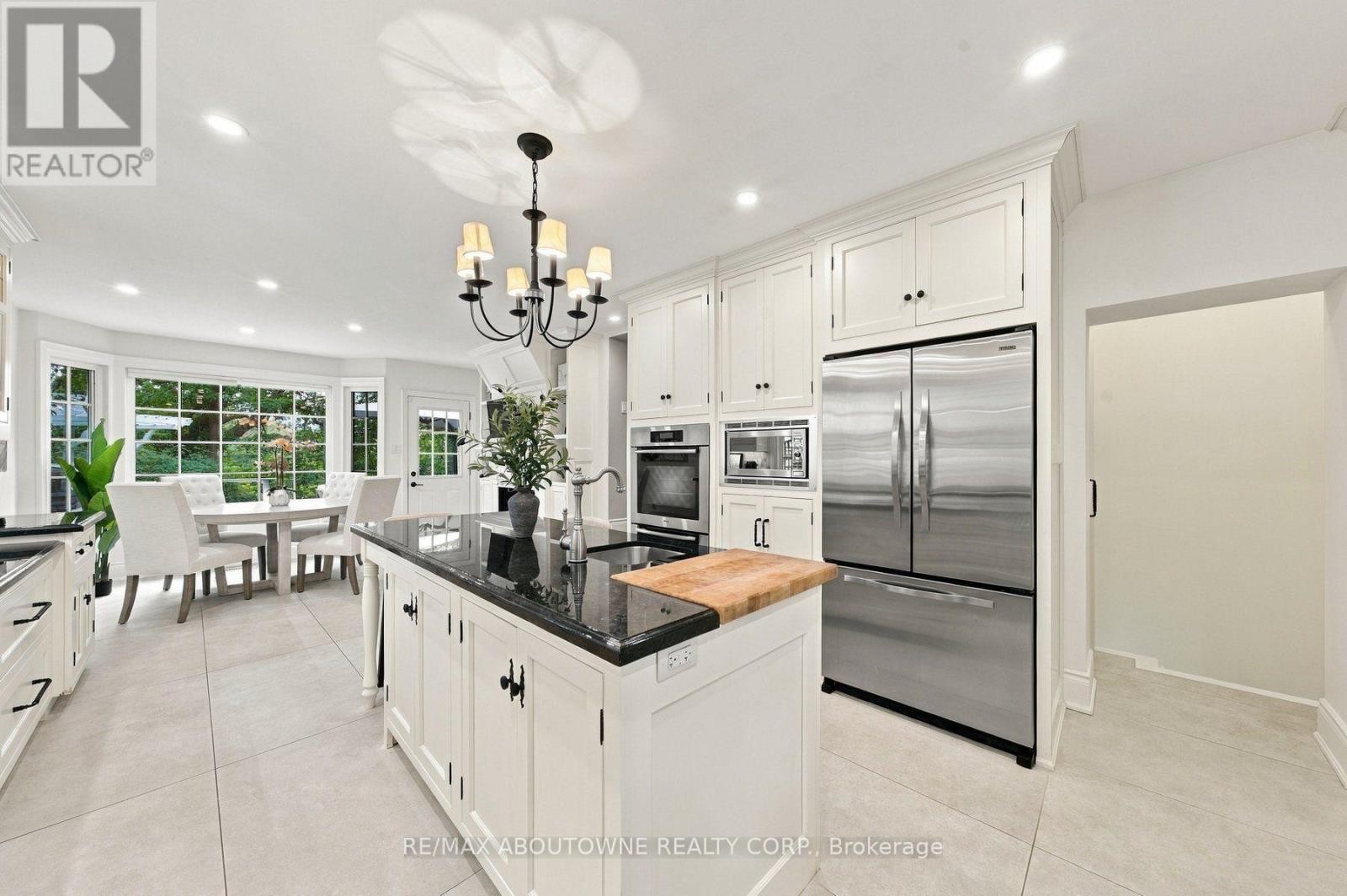 












426 TRAFALGAR ROAD

,
Oakville (OO Old Oakville),




Ontario
L6J3H7

