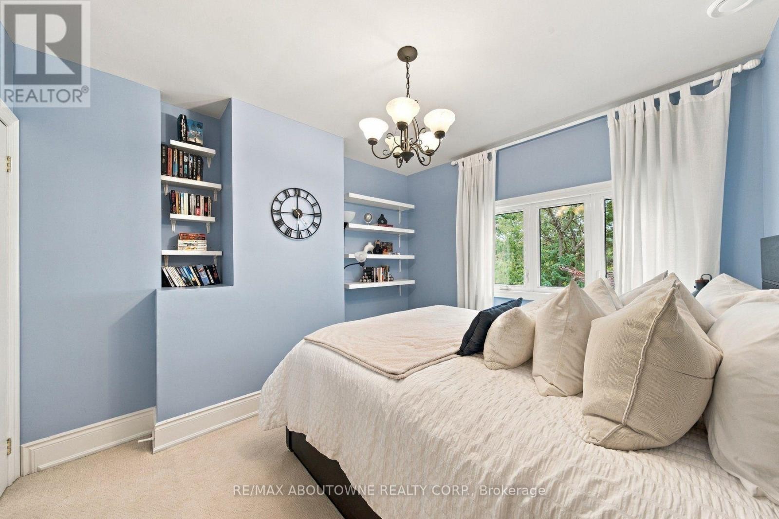 












426 TRAFALGAR ROAD

,
Oakville (OO Old Oakville),




Ontario
L6J3H7

