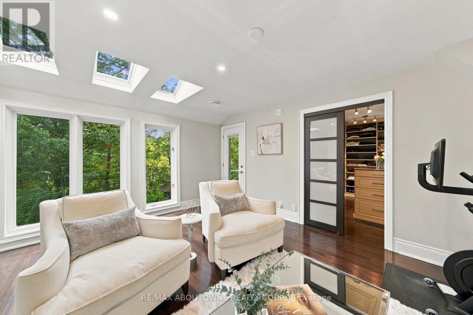 












426 TRAFALGAR ROAD

,
Oakville (OO Old Oakville),




Ontario
L6J3H7


