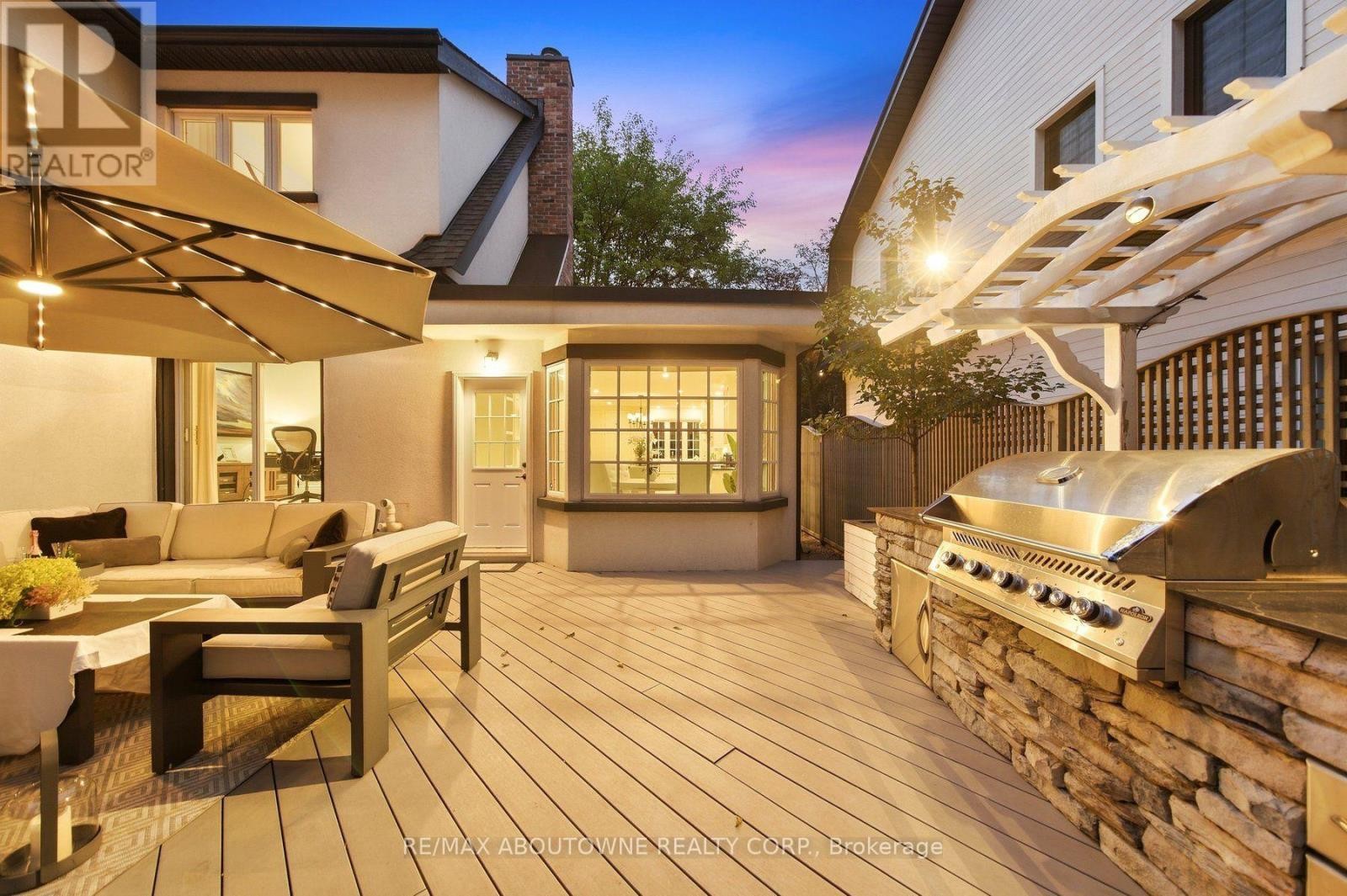 












426 TRAFALGAR ROAD

,
Oakville (OO Old Oakville),




Ontario
L6J3H7

