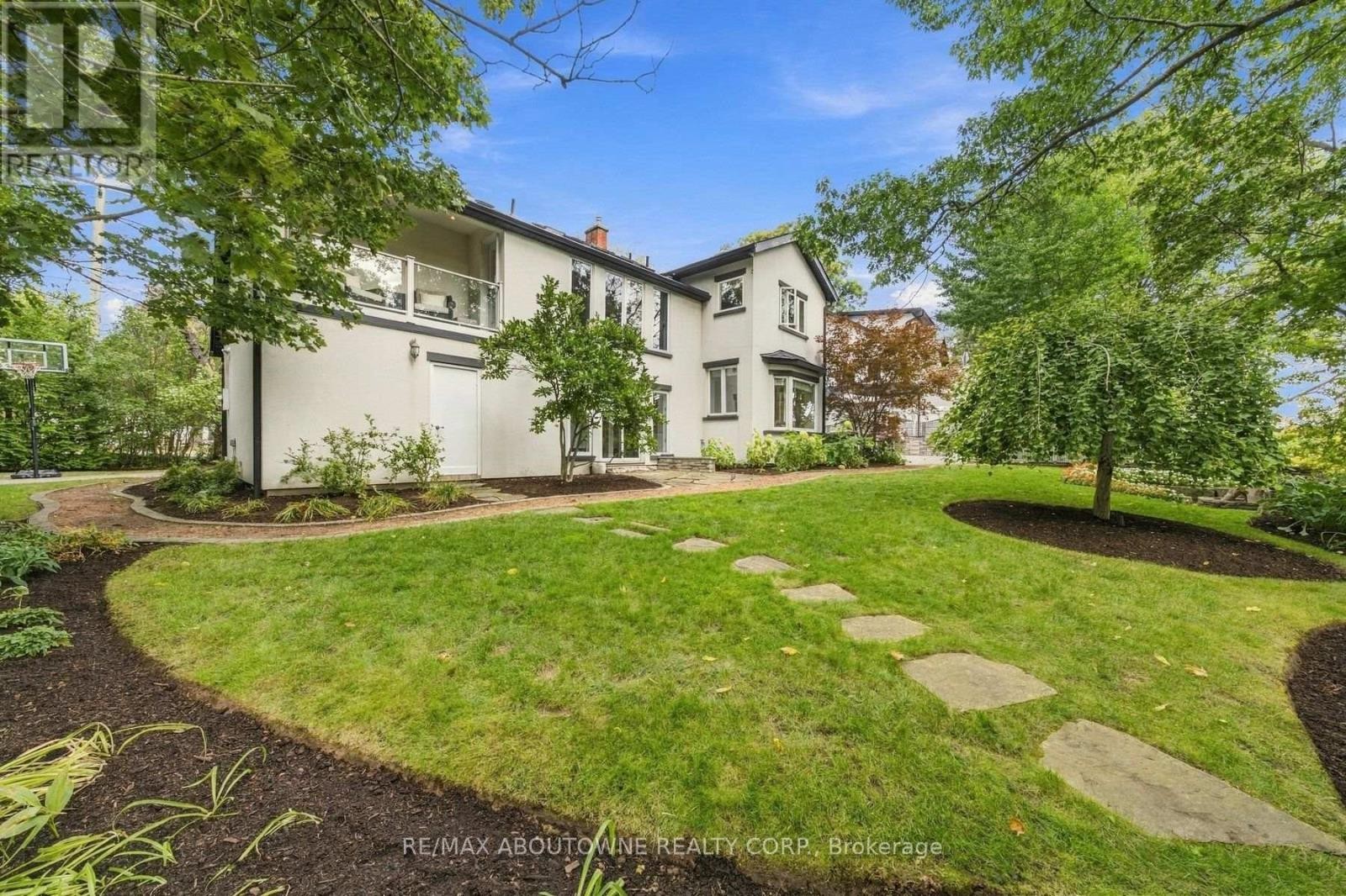 












426 TRAFALGAR ROAD

,
Oakville (OO Old Oakville),




Ontario
L6J3H7

