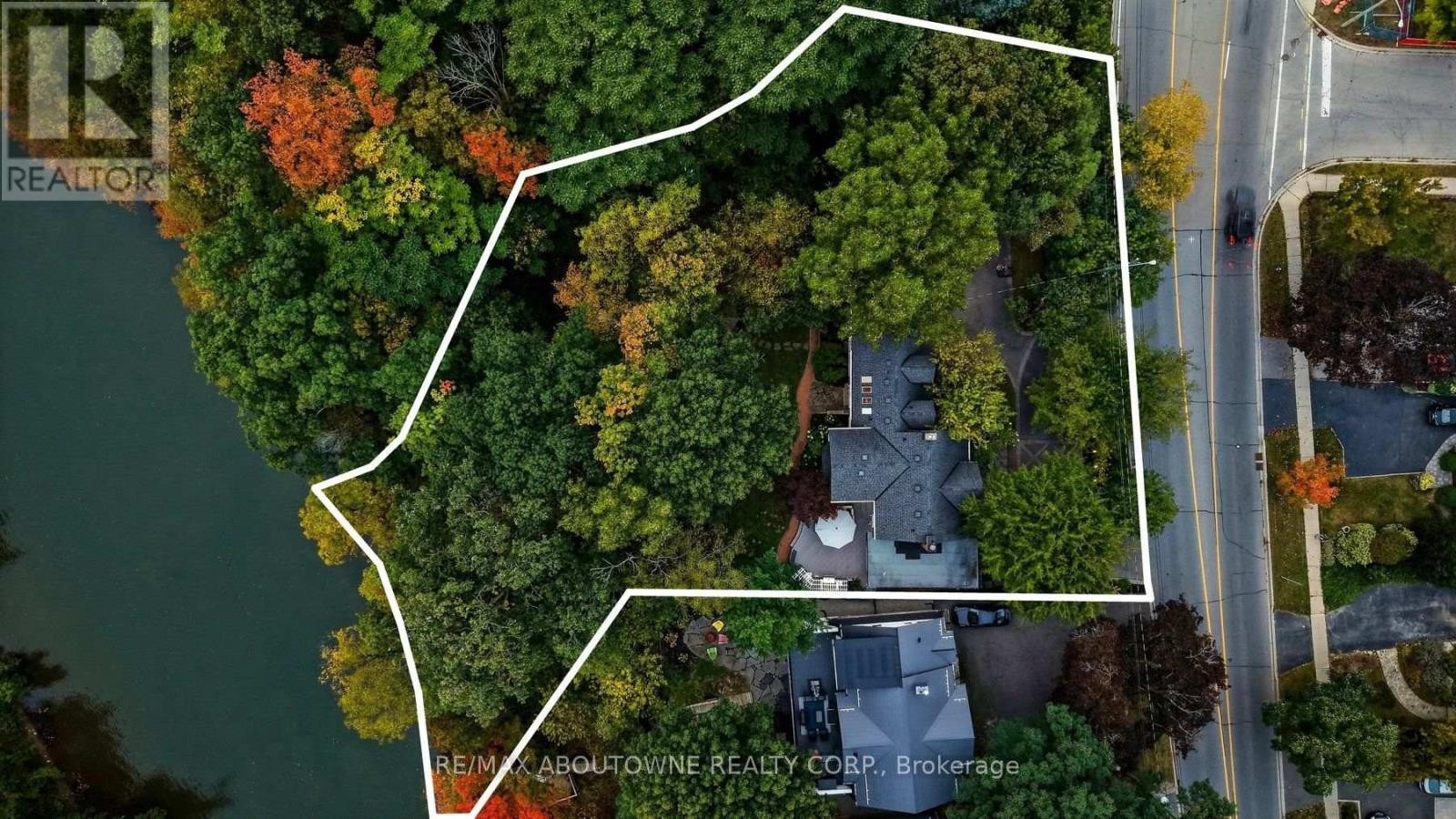 












426 TRAFALGAR ROAD

,
Oakville (OO Old Oakville),




Ontario
L6J3H7

