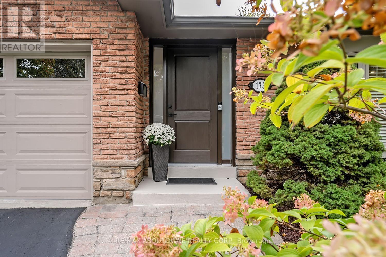 












173 ARICHAT ROAD

,
Oakville (FD Ford),




Ontario
L6J5N5

