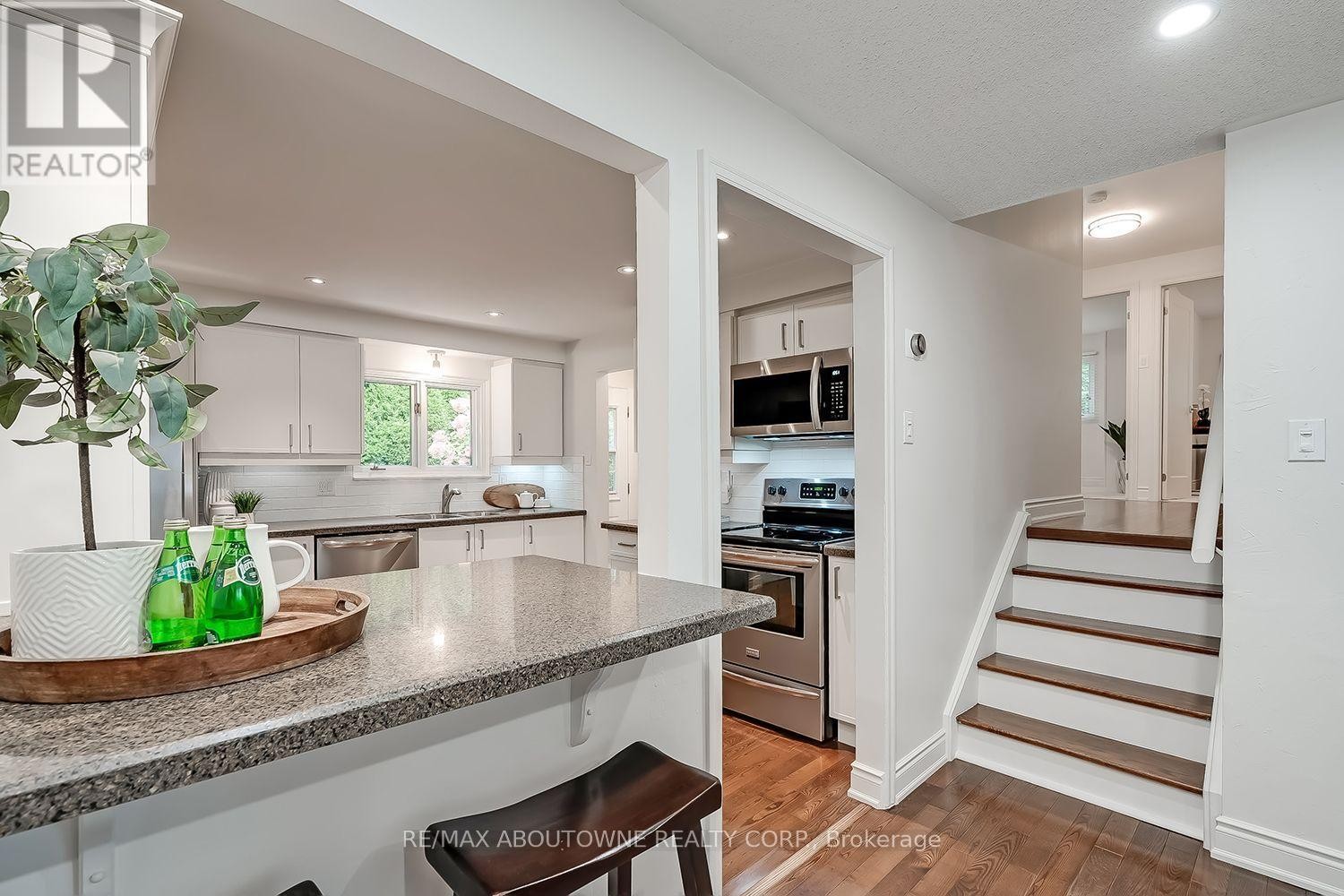 












173 ARICHAT ROAD

,
Oakville (FD Ford),




Ontario
L6J5N5

