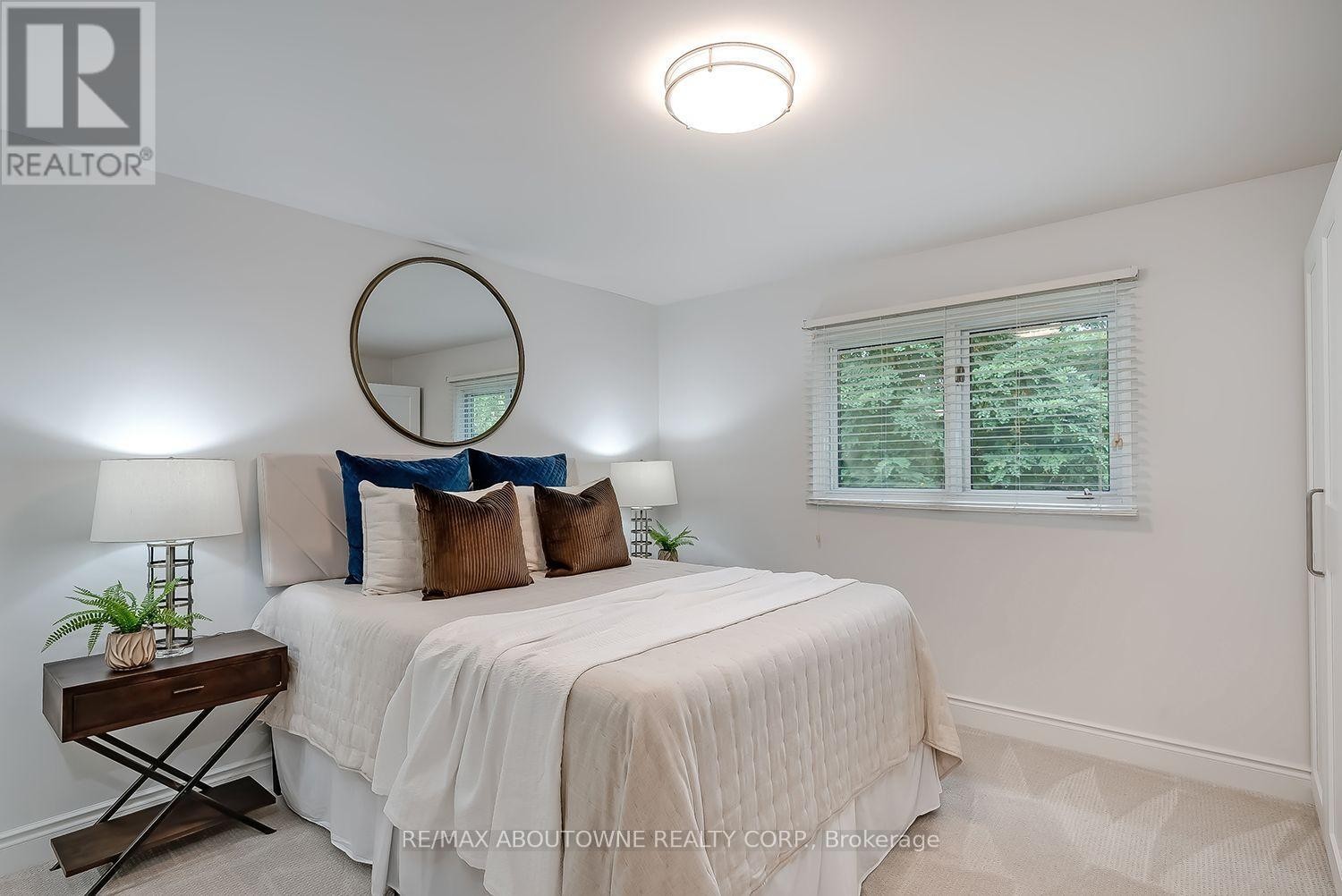 












173 ARICHAT ROAD

,
Oakville (FD Ford),




Ontario
L6J5N5

