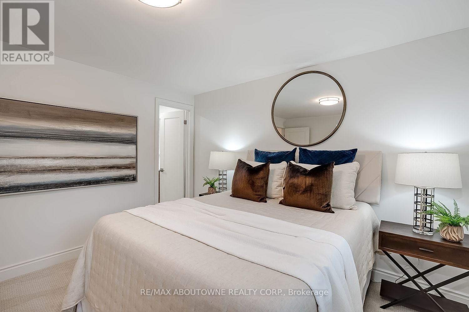 












173 ARICHAT ROAD

,
Oakville (FD Ford),




Ontario
L6J5N5

