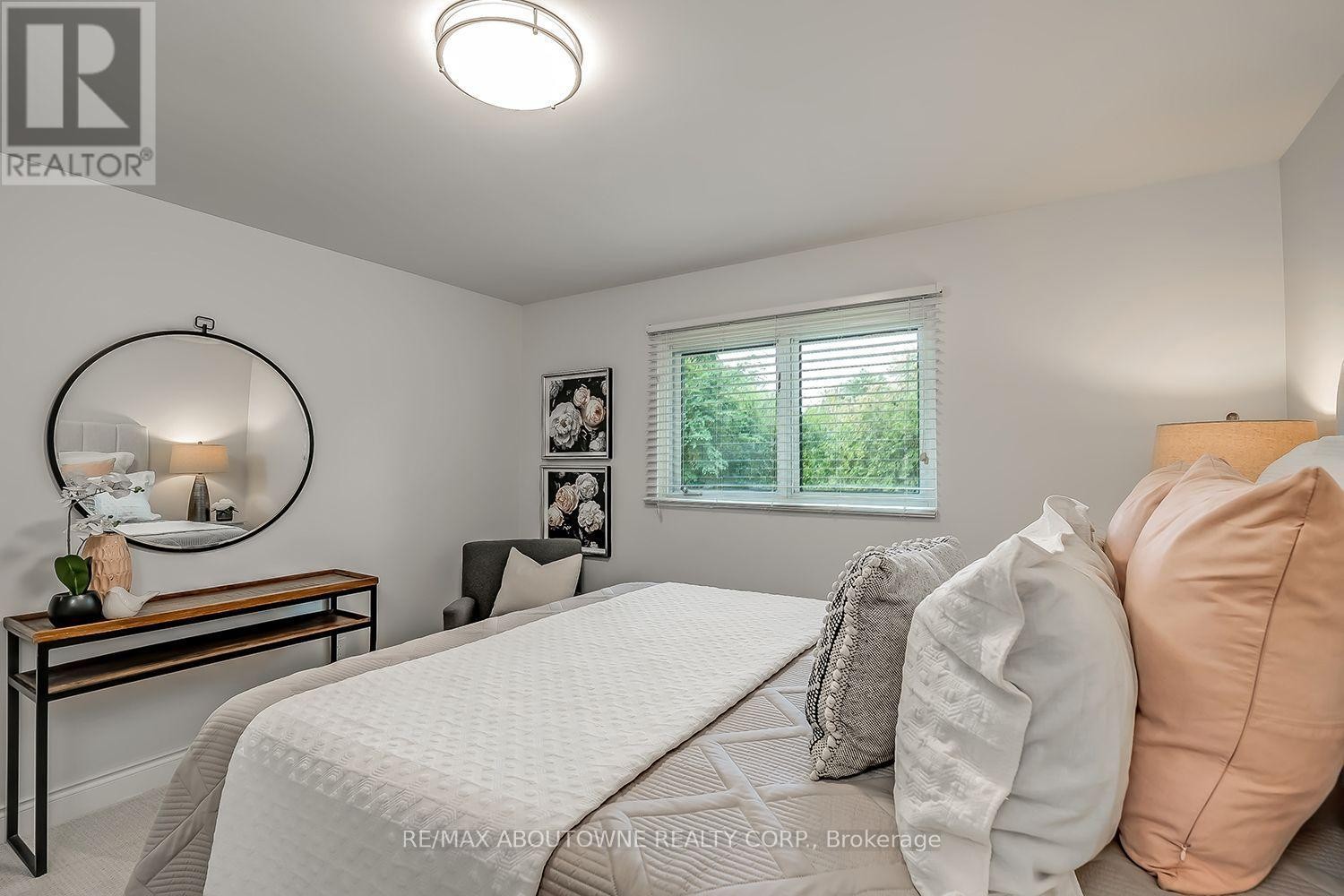 












173 ARICHAT ROAD

,
Oakville (FD Ford),




Ontario
L6J5N5

