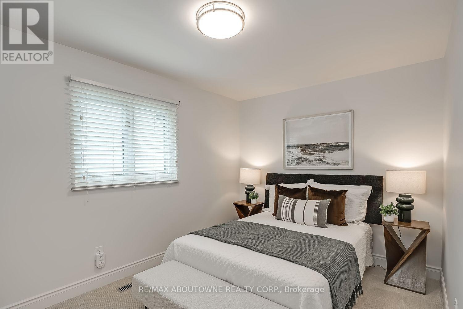 












173 ARICHAT ROAD

,
Oakville (FD Ford),




Ontario
L6J5N5


