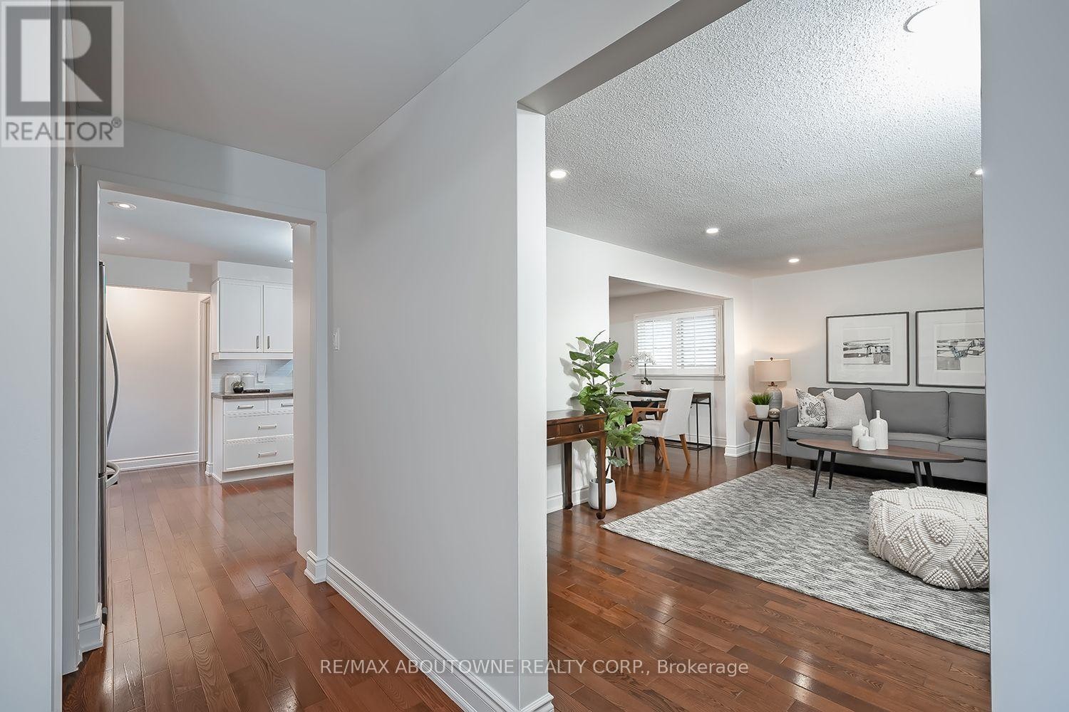 












173 ARICHAT ROAD

,
Oakville (FD Ford),




Ontario
L6J5N5

