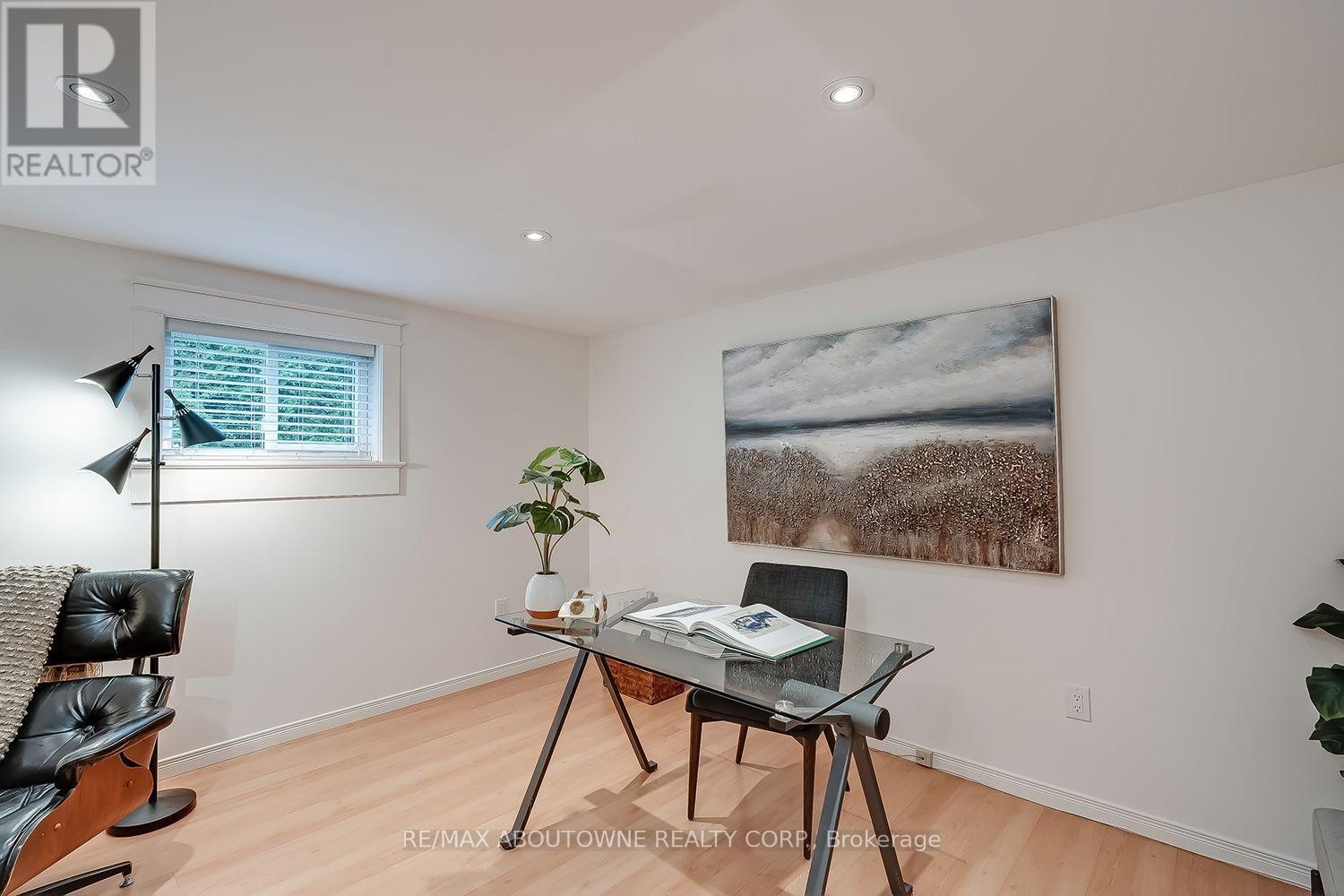 












173 ARICHAT ROAD

,
Oakville (FD Ford),




Ontario
L6J5N5

