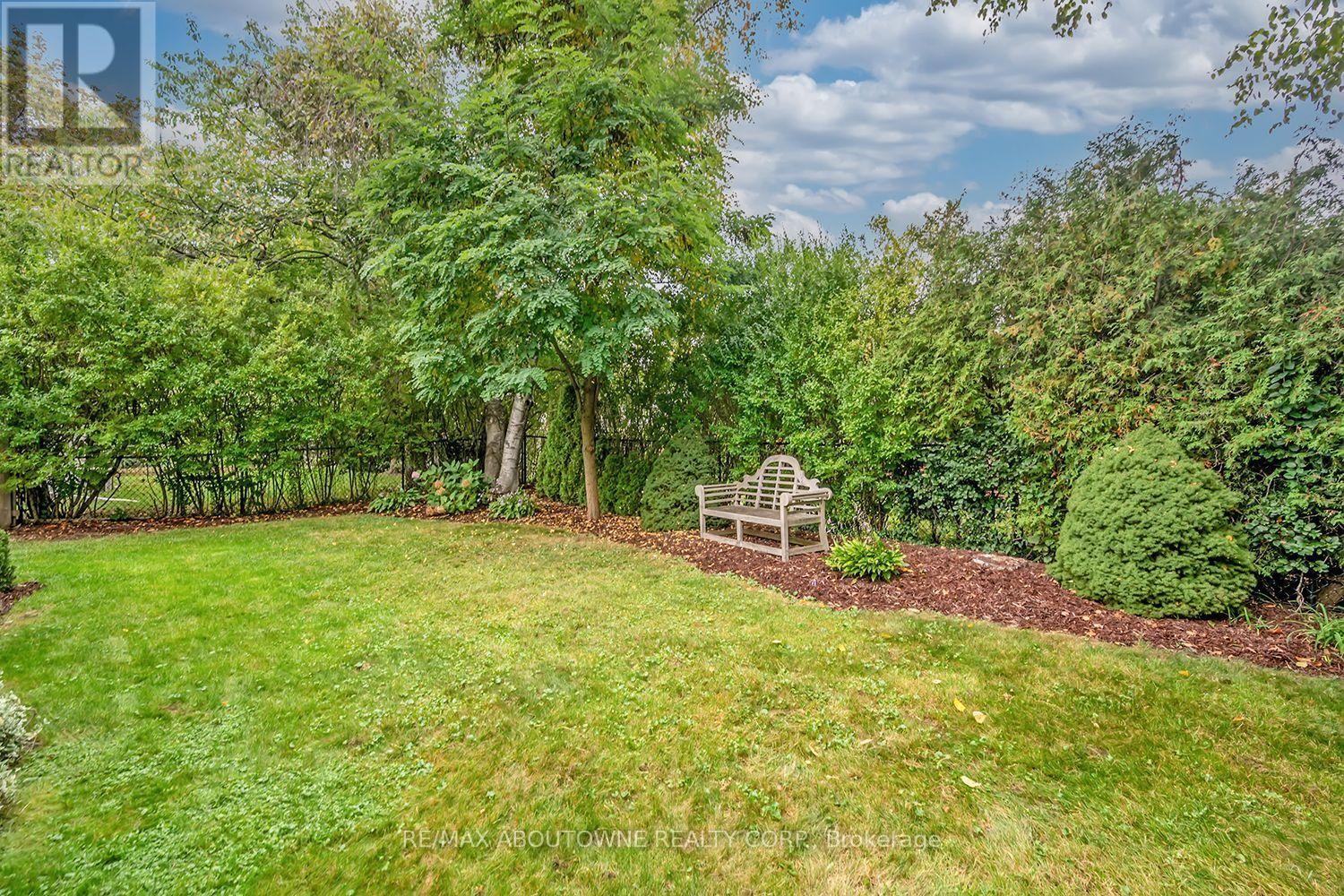 












173 ARICHAT ROAD

,
Oakville (FD Ford),




Ontario
L6J5N5

