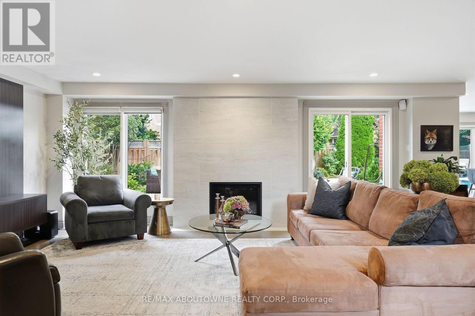 












2747 TEAK CRESCENT

,
Oakville (CV Clearview),




Ontario
L6J7M7

