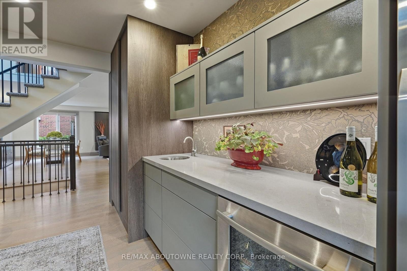












2747 TEAK CRESCENT

,
Oakville (CV Clearview),




Ontario
L6J7M7

