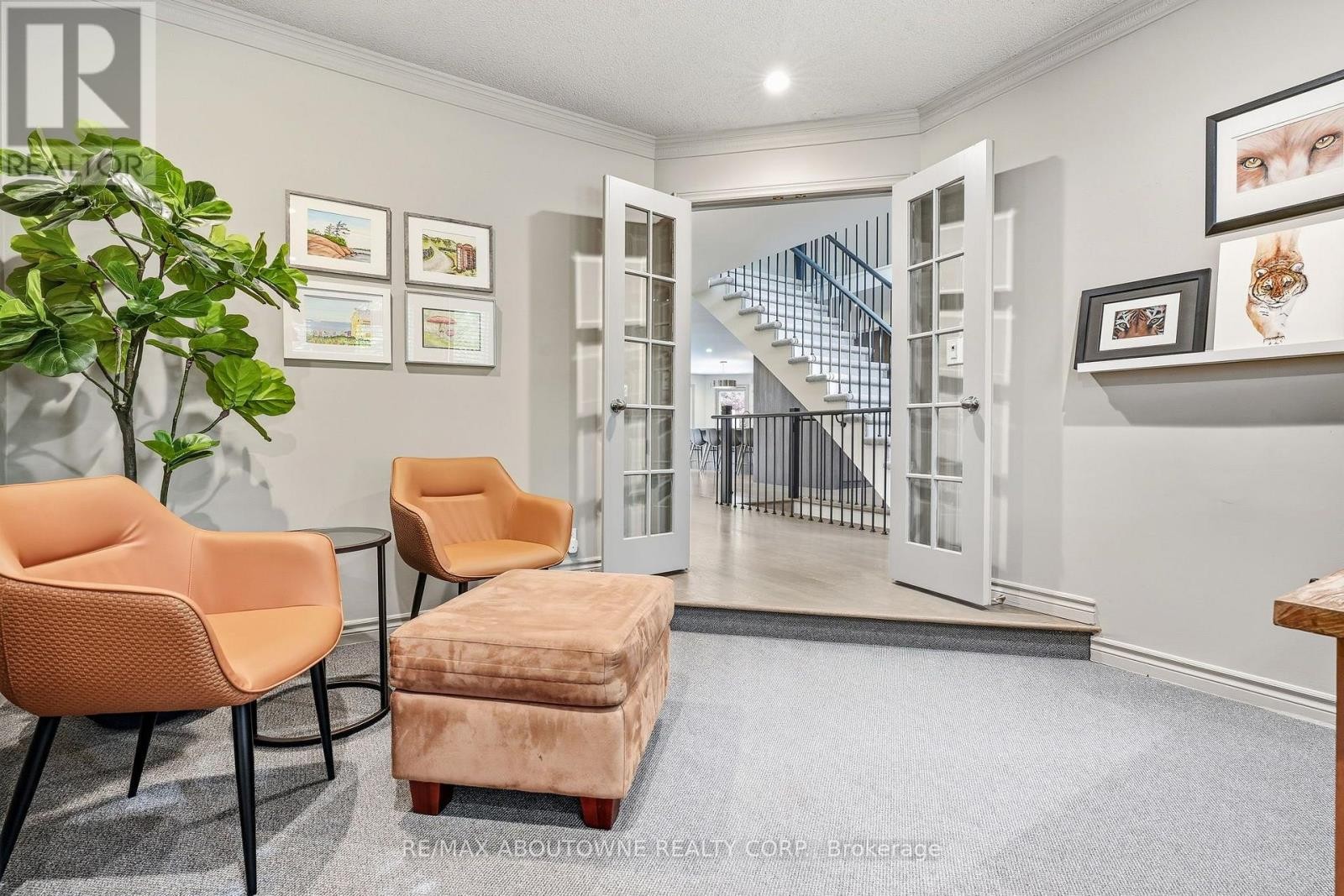 












2747 TEAK CRESCENT

,
Oakville (CV Clearview),




Ontario
L6J7M7

