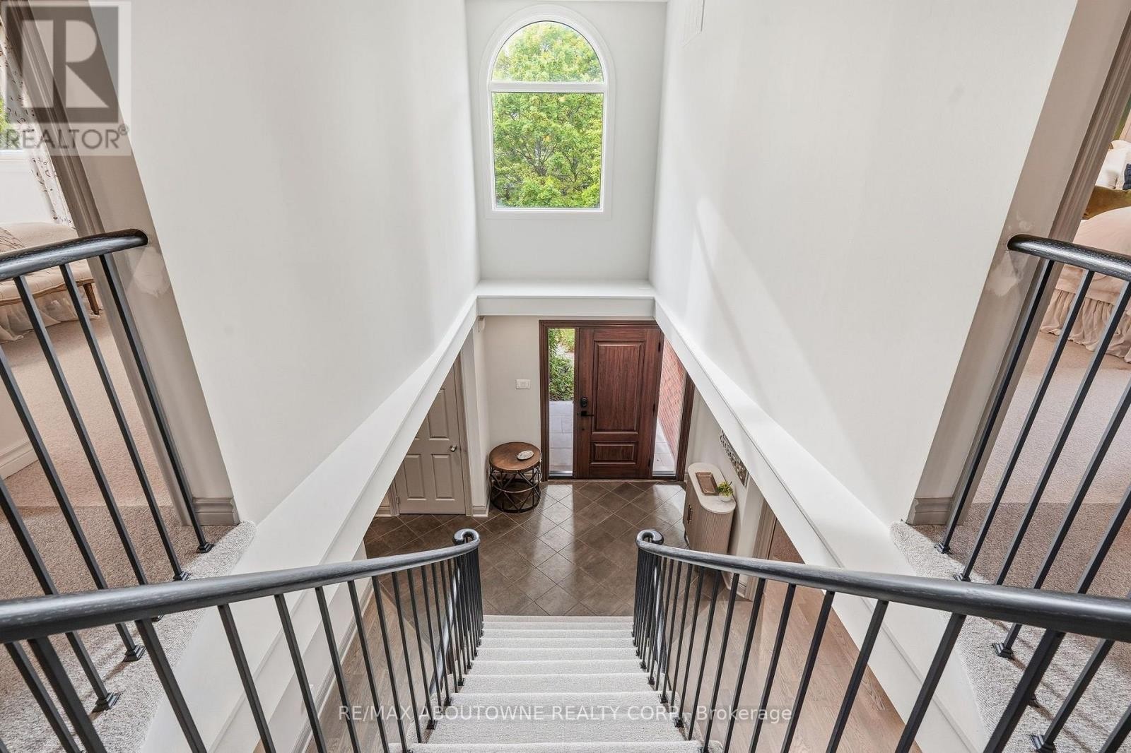 












2747 TEAK CRESCENT

,
Oakville (CV Clearview),




Ontario
L6J7M7

