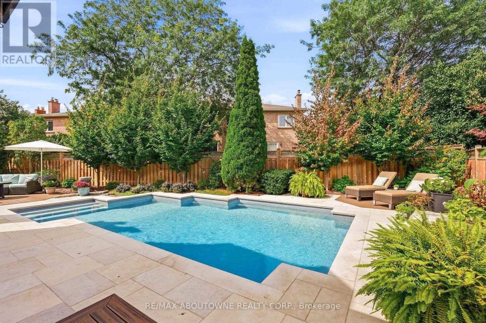 












2747 TEAK CRESCENT

,
Oakville (CV Clearview),




Ontario
L6J7M7


