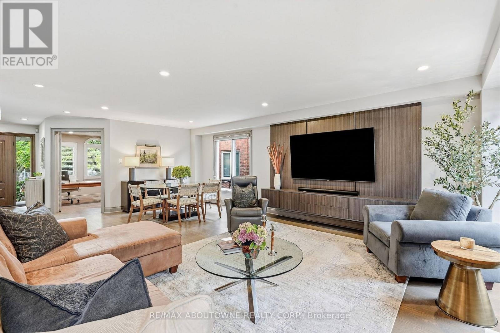 












2747 TEAK CRESCENT

,
Oakville (CV Clearview),




Ontario
L6J7M7

