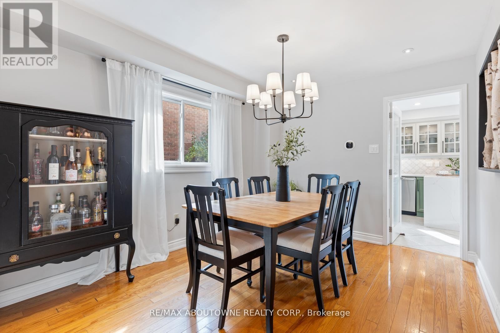












467 HEDGEROW LANE

,
Oakville (WC Wedgewood Creek),




Ontario
L6H4V8

