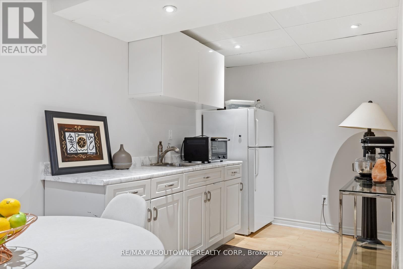 












467 HEDGEROW LANE

,
Oakville (WC Wedgewood Creek),




Ontario
L6H4V8

