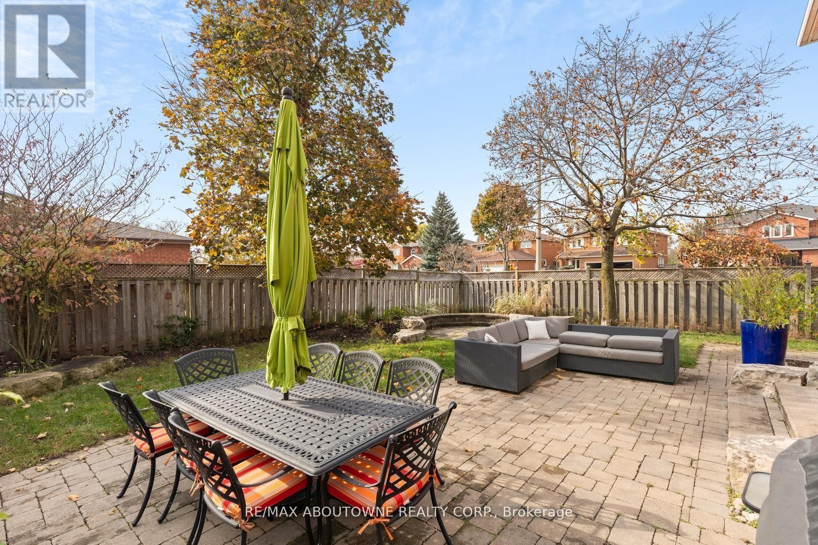 












467 HEDGEROW LANE

,
Oakville (WC Wedgewood Creek),




Ontario
L6H4V8


