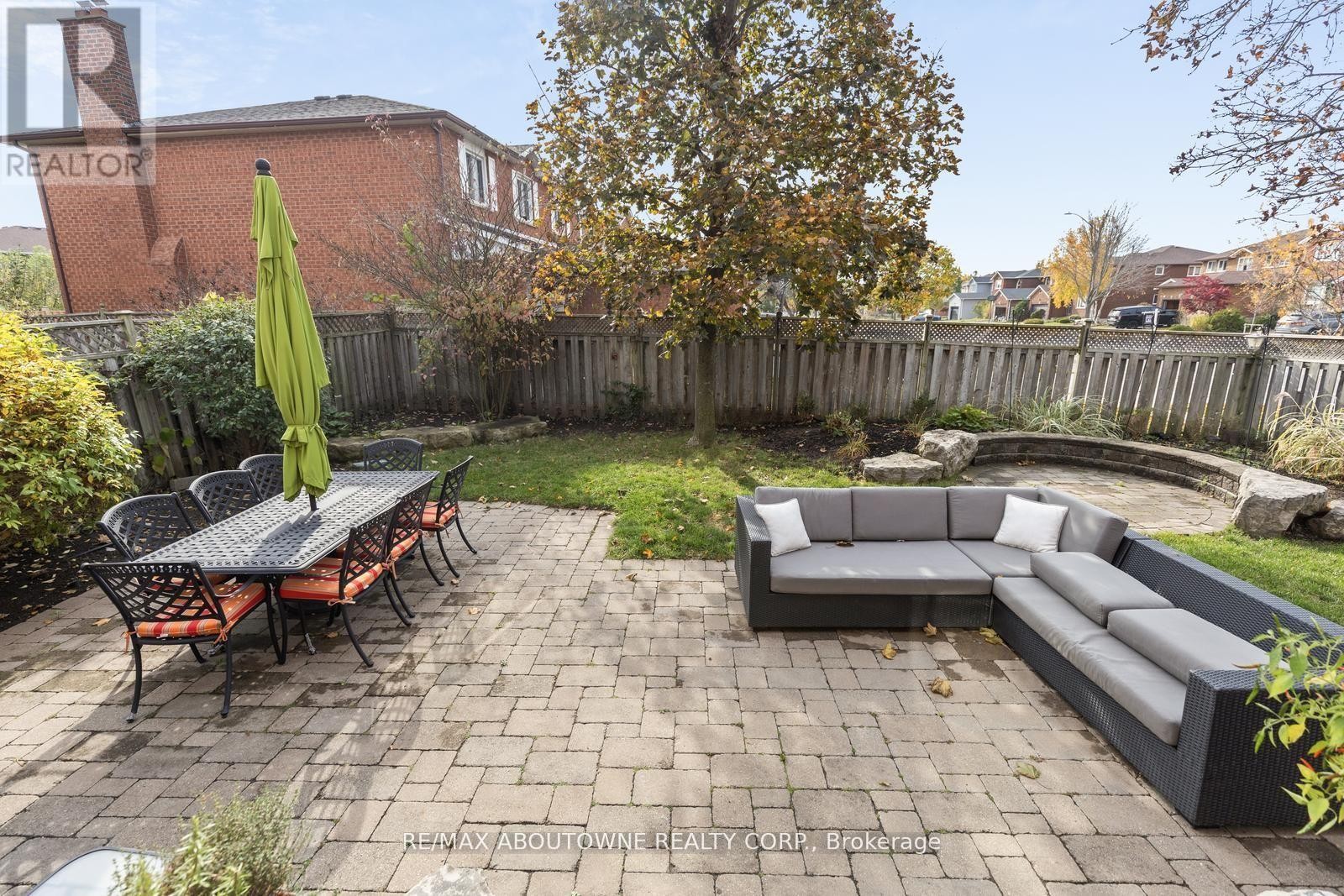 












467 HEDGEROW LANE

,
Oakville (WC Wedgewood Creek),




Ontario
L6H4V8


