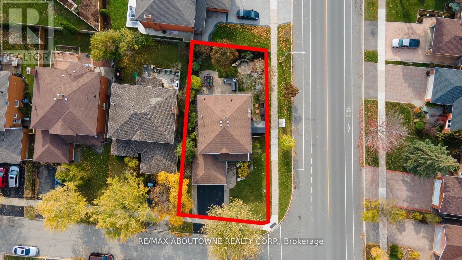 












467 HEDGEROW LANE

,
Oakville (WC Wedgewood Creek),




Ontario
L6H4V8

