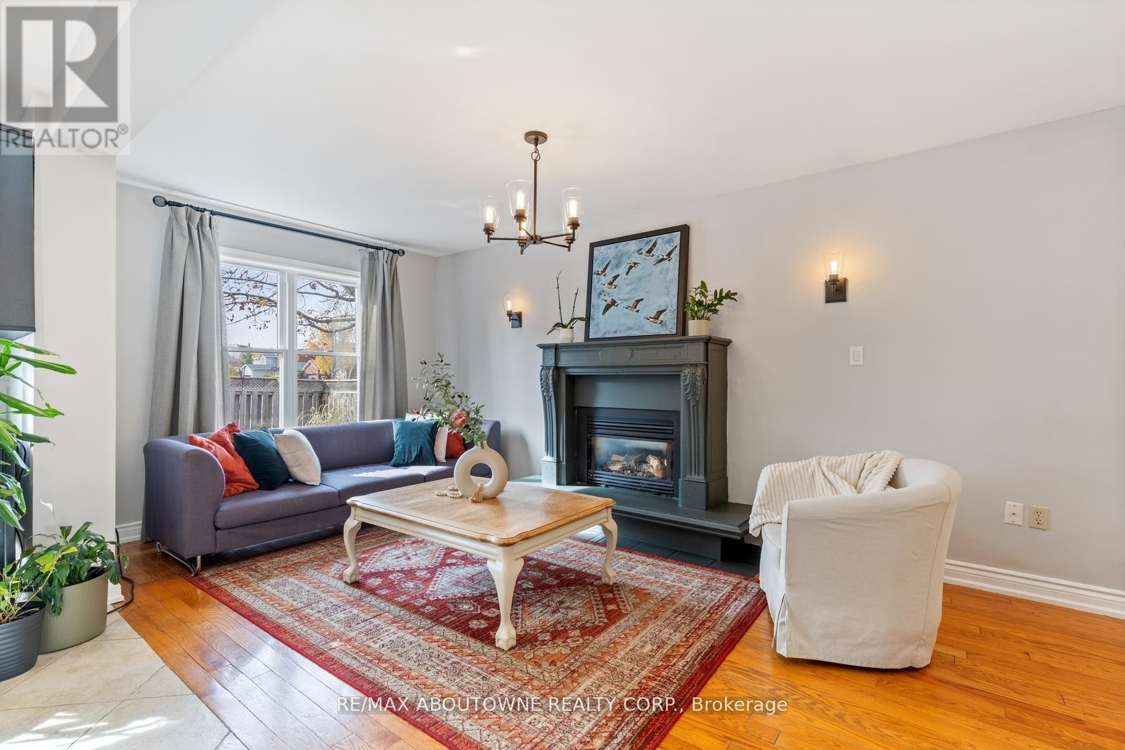 












467 HEDGEROW LANE

,
Oakville (WC Wedgewood Creek),




Ontario
L6H4V8

