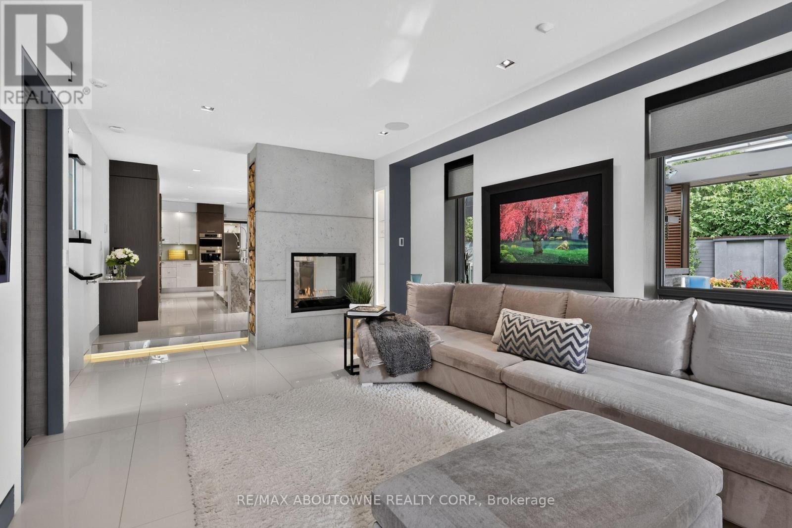 












2108 PORTWAY AVENUE

,
Mississauga (Sheridan),




Ontario
L5H3M7

