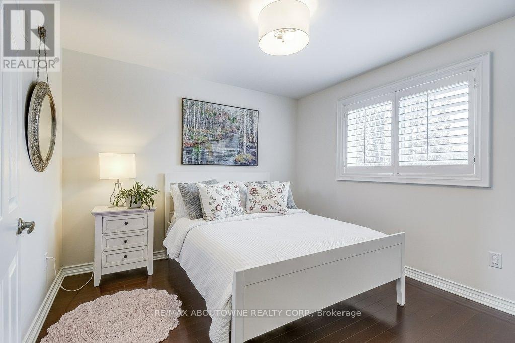 












2080 MCKERLIE CRESCENT

,
Burlington (Rose),




Ontario
L7M4E8

